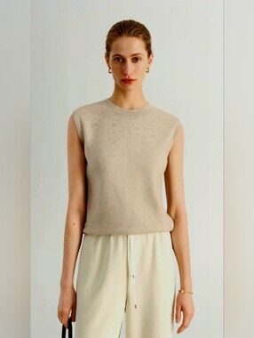 Enzo Mantovani Vest, Size Large, Cashmere, Sleeveless, Tan